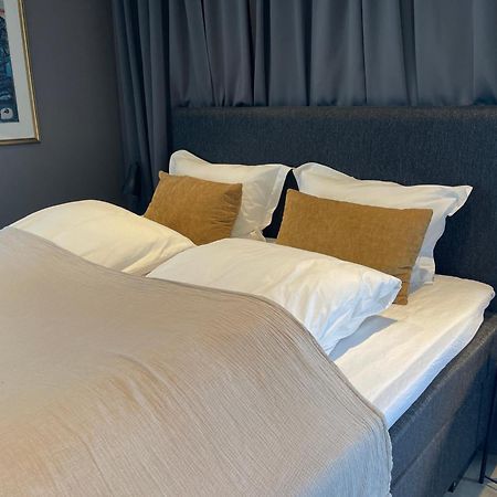 Guesthouse - Near City Center- Parking Available サンネフヨル エクステリア 写真